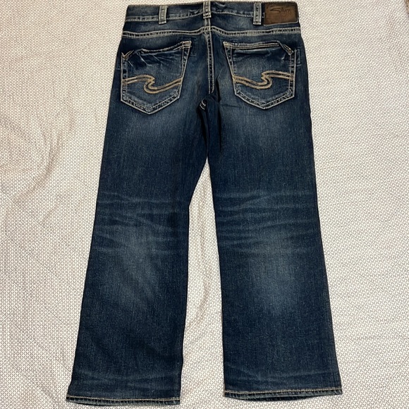 Silver Jeans ZAC Waist 32 Length 30 never worn for sale.  A relaxed fit jeans. - Picture 9 of 10